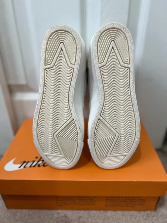 BRAND NEW Nike Women's White High-Top Leather Sneakers - Picture 4 of 7